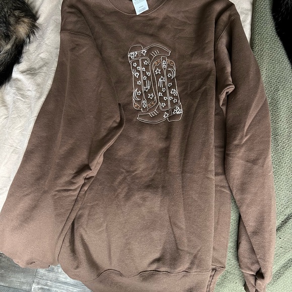 Brown Graphic Sweatshirt with Boots Design - Picture 2 of 4
